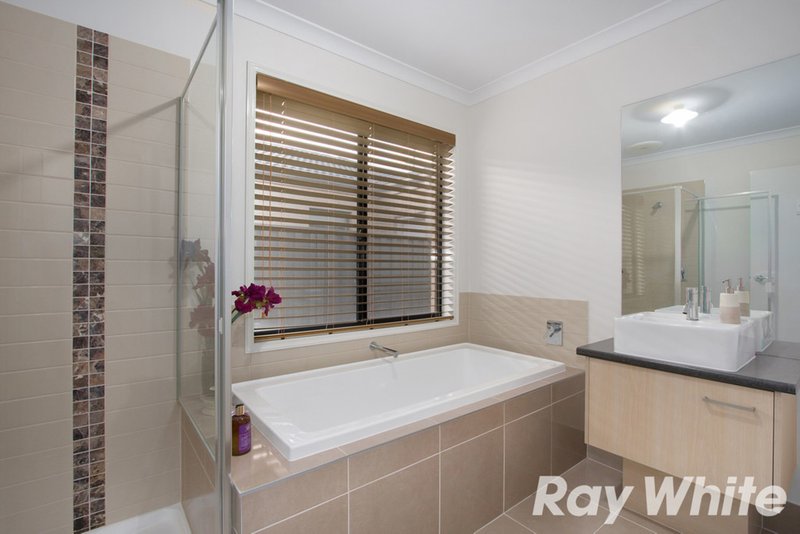 Photo - 11 Illawarra Way, Pakenham VIC 3810 - Image 13