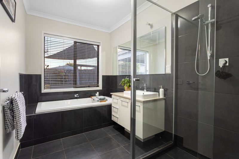 Photo - 11 Impulse Avenue, Doreen VIC 3754 - Image 12