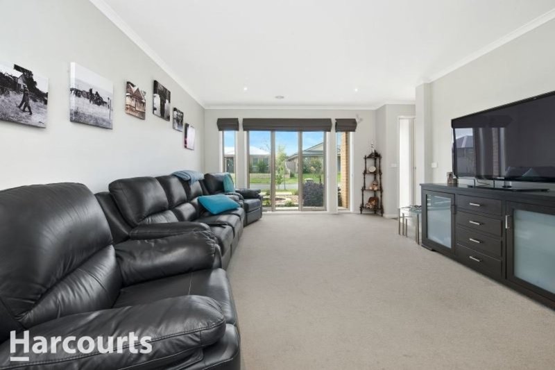 Photo - 11 Indiana Drive, Delacombe VIC 3356 - Image 8