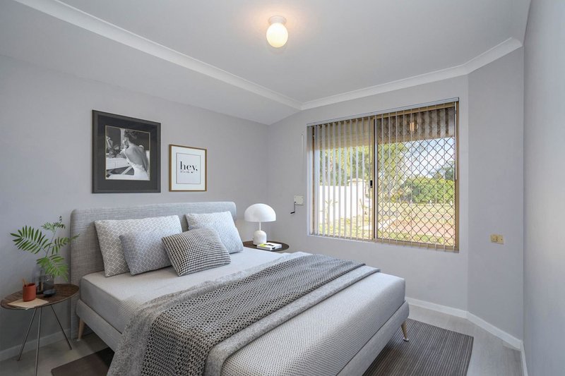 Photo - 11 Indigo Circle, Warnbro WA 6169 - Image 4