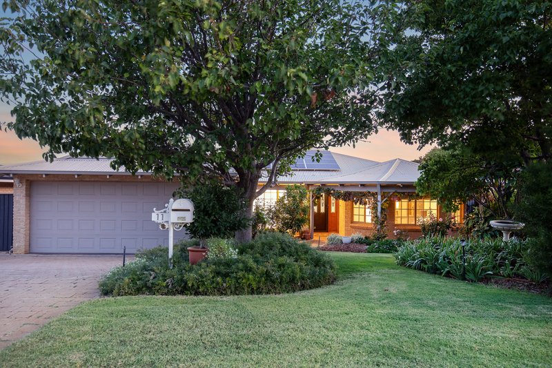 Photo - 11 Indooroopilly Place, Connolly WA 6027 - Image