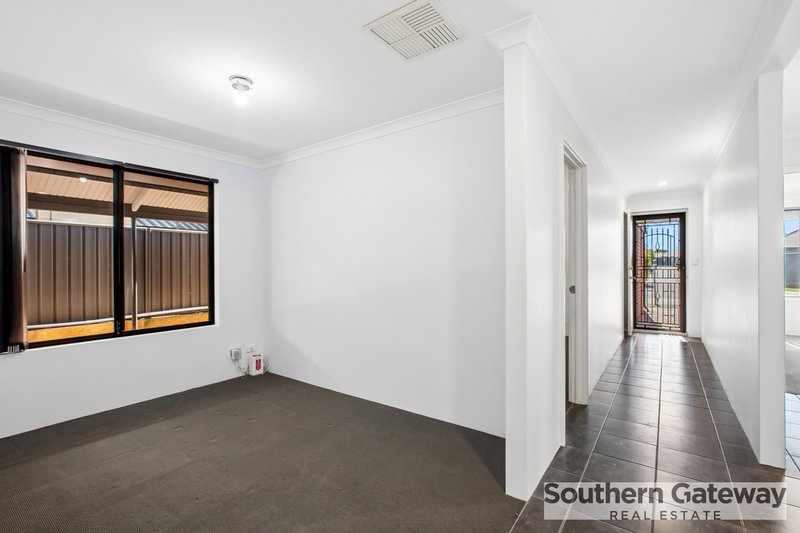 Photo - 11 Ingarfield Green, Baldivis WA 6171 - Image 2