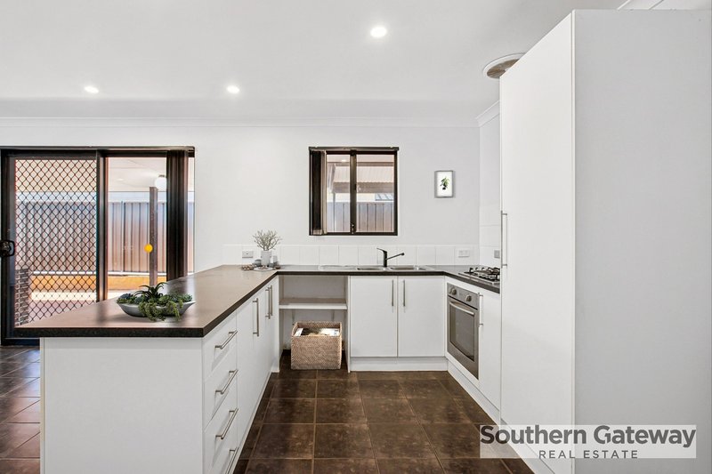 Photo - 11 Ingarfield Green, Baldivis WA 6171 - Image 7