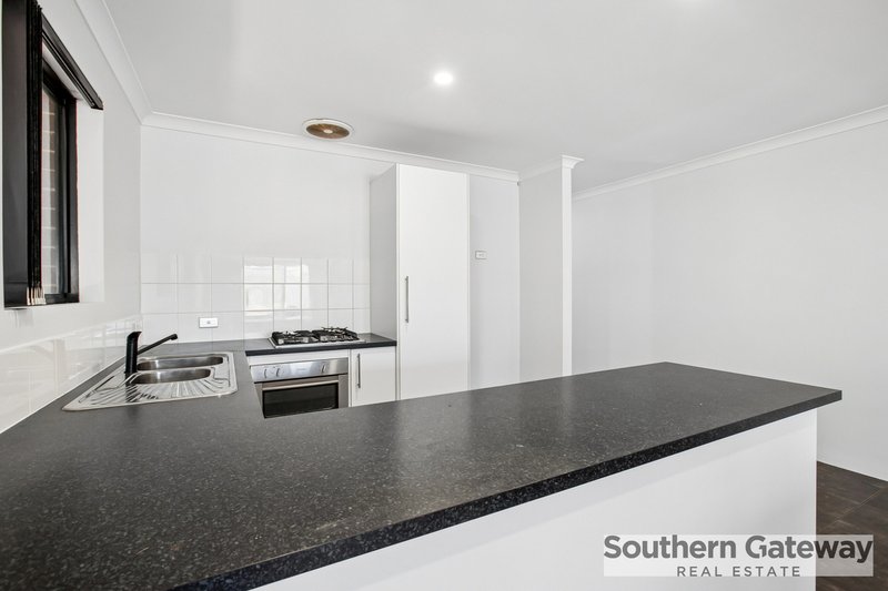 Photo - 11 Ingarfield Green, Baldivis WA 6171 - Image 10