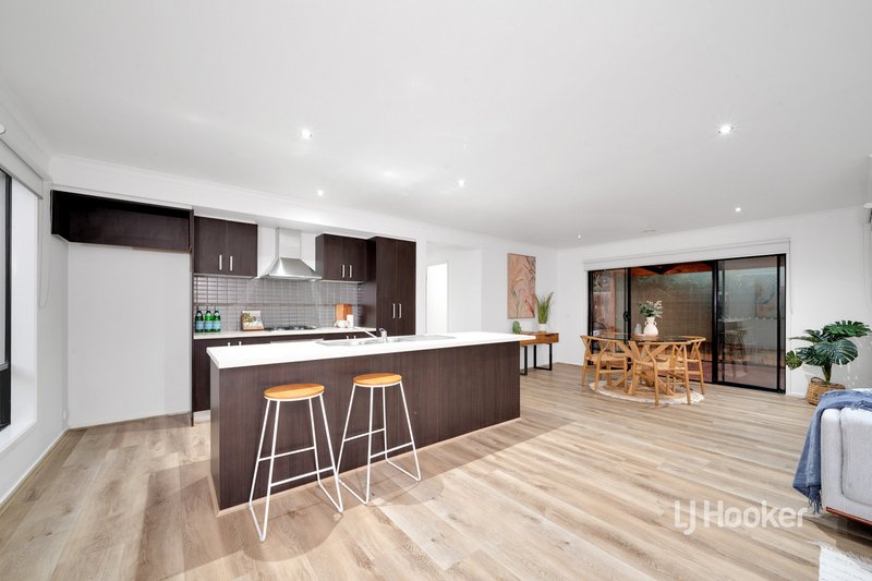 Photo - 11 Ingot Avenue, Tarneit VIC 3029 - Image 5