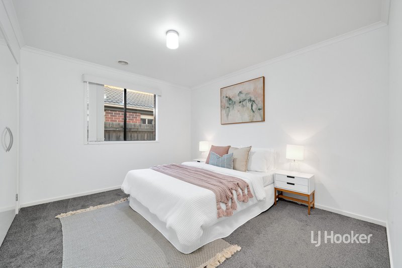 Photo - 11 Ingot Avenue, Tarneit VIC 3029 - Image 11