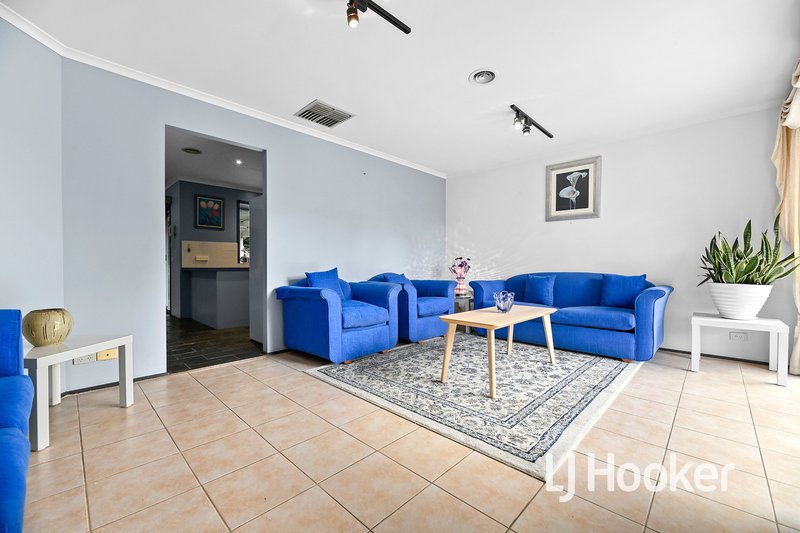 Photo - 11 Ireland Avenue, Narre Warren VIC 3805 - Image 2