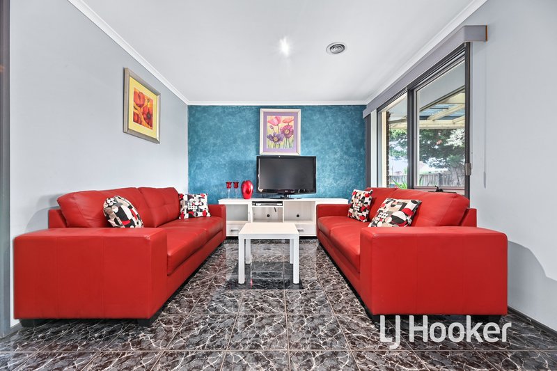 Photo - 11 Ireland Avenue, Narre Warren VIC 3805 - Image 3