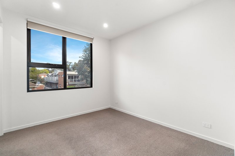 Photo - 1/1 Iris Crescent, Boronia VIC 3155 - Image 4