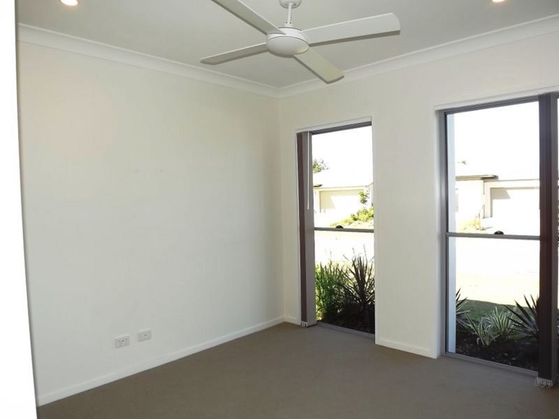 Photo - 11 Iron Bark Terrace, Coomera QLD 4209 - Image 11