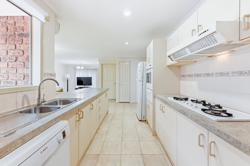 Photo - 11 Ironbark Close, Hampton Park VIC 3976 - Image 5