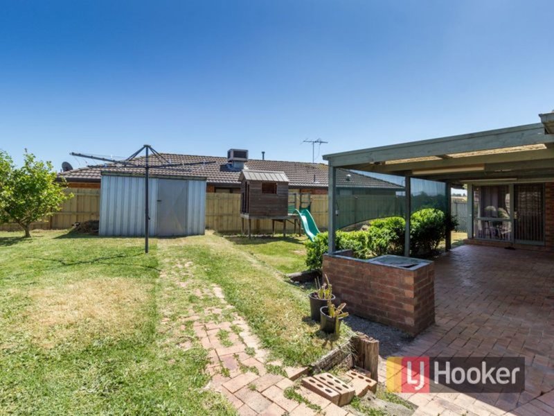 Photo - 11 Isaac Edey Place, Hampton Park VIC 3976 - Image 13