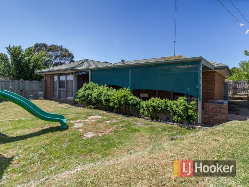 Photo - 11 Isaac Edey Place, Hampton Park VIC 3976 - Image 15