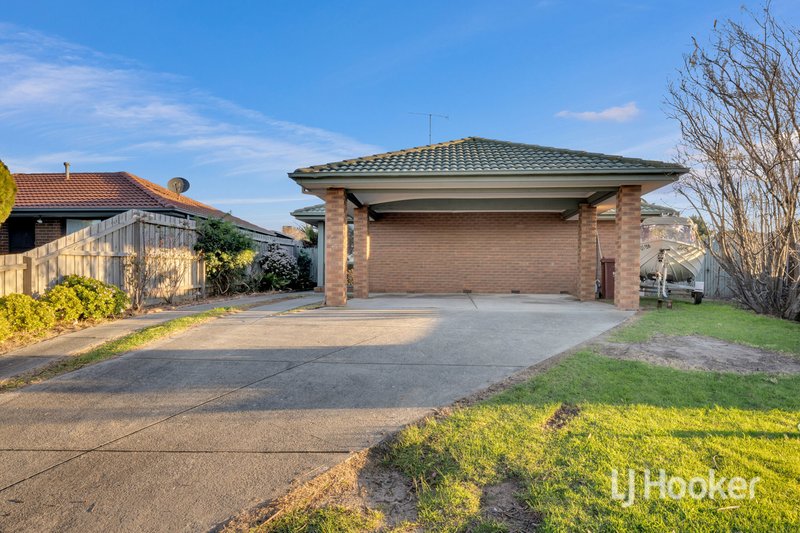 Photo - 11 Isaac Edey Place, Hampton Park VIC 3976 - Image 2