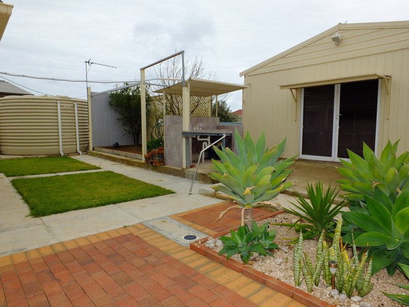 Photo - 11 Islesworth Street, North Beach SA 5556 - Image 14