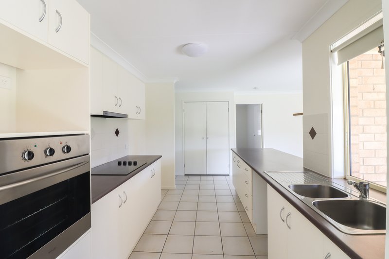 Photo - 11 Ivanhoe Place, Brassall QLD 4305 - Image 7