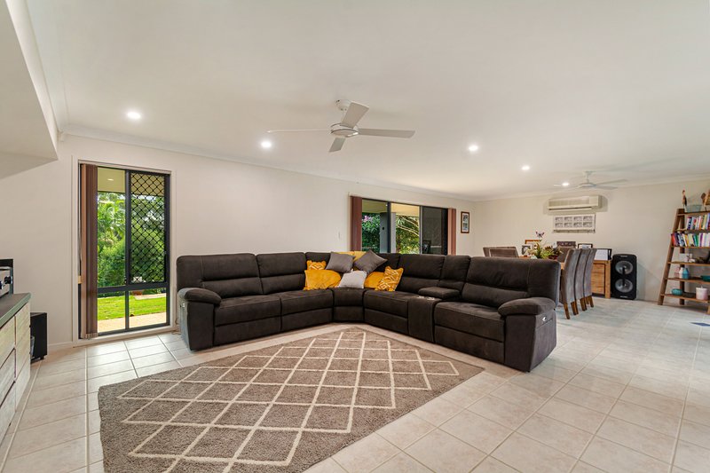 Photo - 11 Jacaranda Close, Glass House Mountains QLD 4518 - Image 4