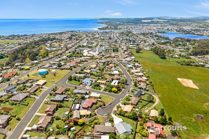 Photo - 11 Jackson Avenue, West Ulverstone TAS 7315 - Image 12