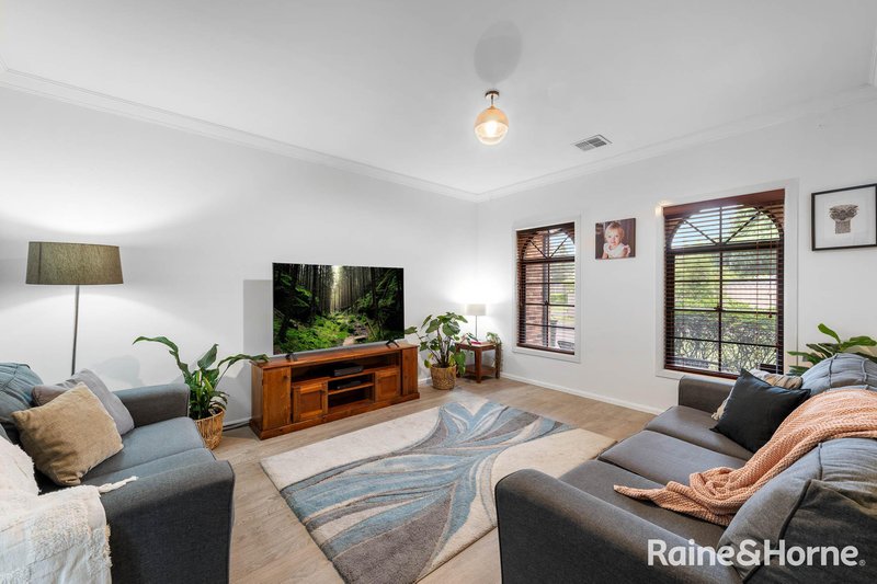 Photo - 11 Jade Place, Meroo Meadow NSW 2540 - Image 2