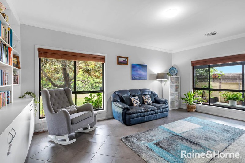 Photo - 11 Jade Place, Meroo Meadow NSW 2540 - Image 6