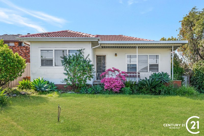 Photo - 11 Janice Avenue, Smithfield NSW 2164 - Image 8