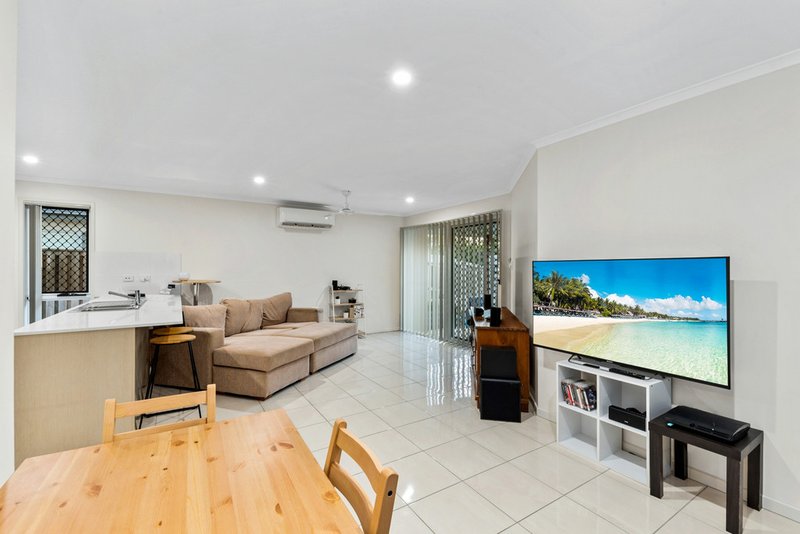 Photo - 11 Japoon Street, North Lakes QLD 4509 - Image 5