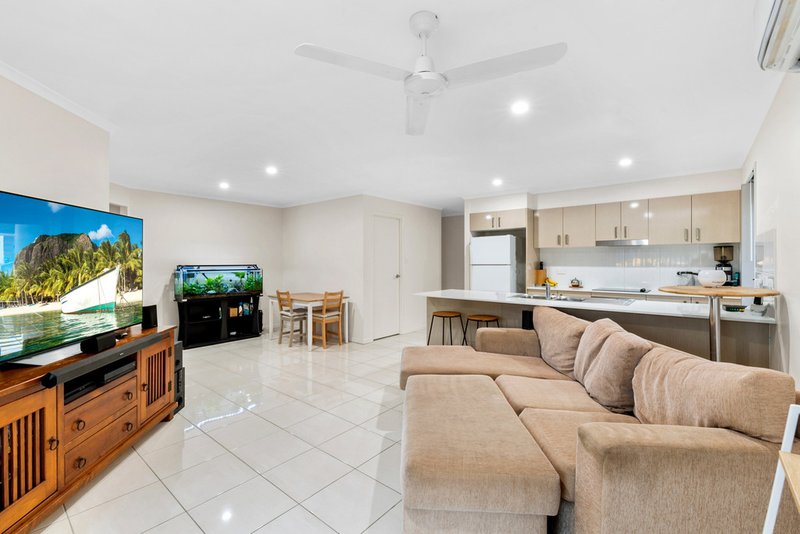 Photo - 11 Japoon Street, North Lakes QLD 4509 - Image 6