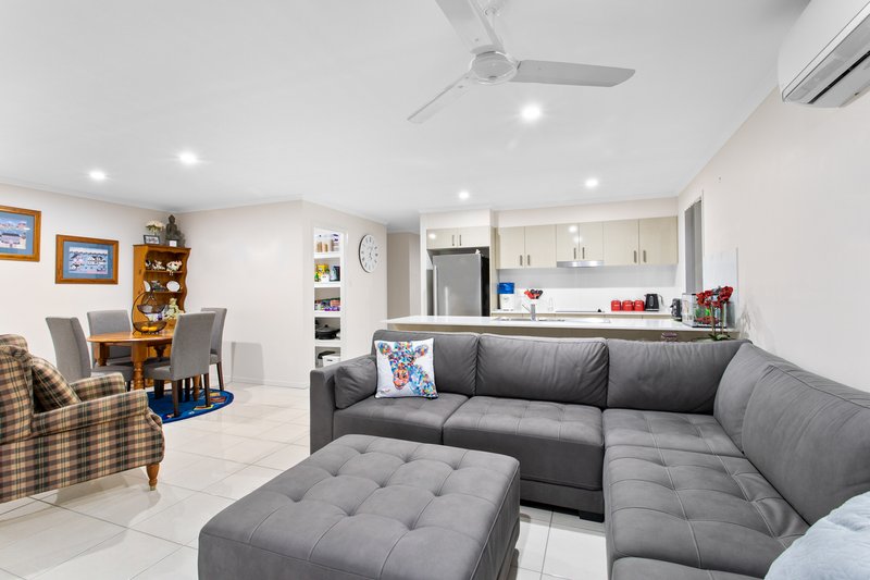 Photo - 11 Japoon Street, North Lakes QLD 4509 - Image 4