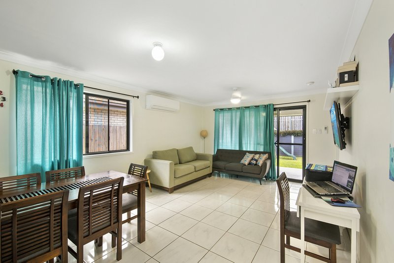 Photo - 11 Jersey Street, North Lakes QLD 4509 - Image 3