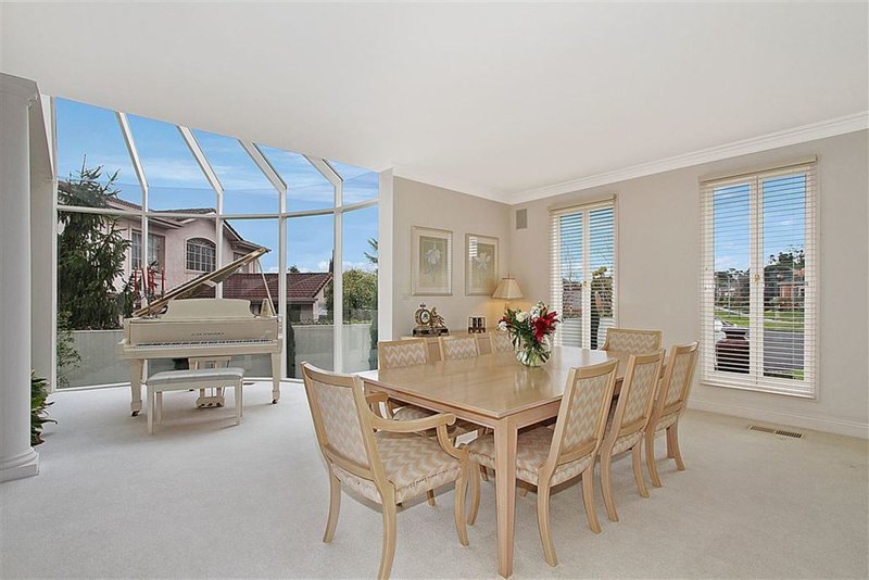 Photo - 11 Jessica Close, Wantirna South VIC 3152 - Image 5