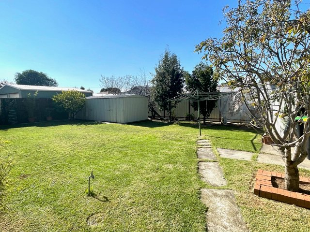 Photo - 11 Jindabyne Avenue, Dandenong North VIC 3175 - Image 8
