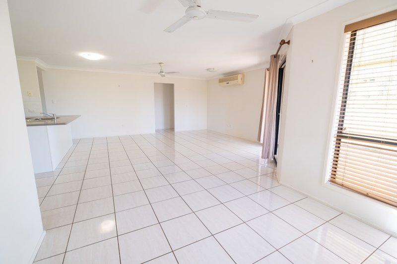 Photo - 11 John Oxley Drive, Gracemere QLD 4702 - Image 5