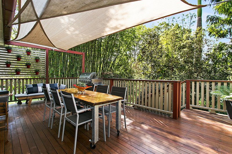 Photo - 11 Johnstone Street, Sherwood QLD 4075 - Image 9