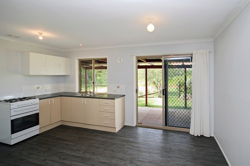 Photo - 11 Jolly Crescent, Beerwah QLD 4519 - Image 4