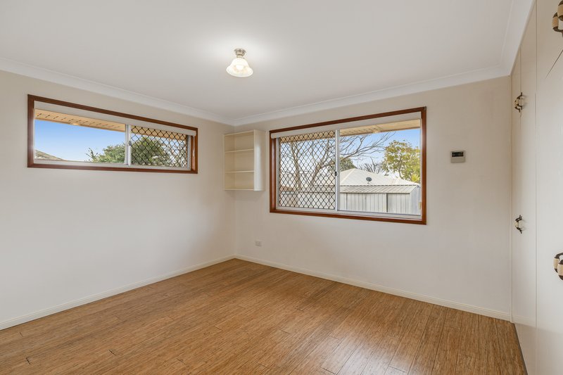 Photo - 11 Jonquil Court, Middle Ridge QLD 4350 - Image 9
