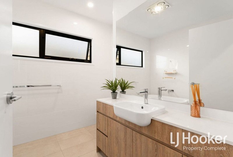 Photo - 11 Jordan Street, Jimboomba QLD 4280 - Image 6