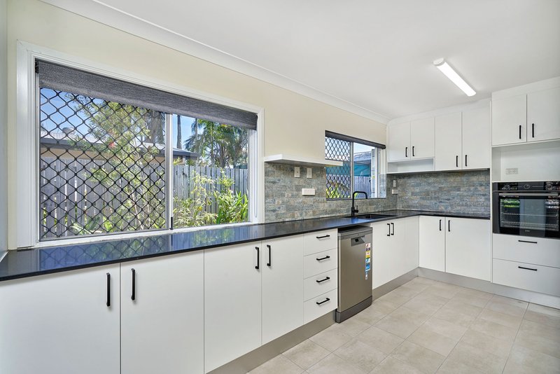 Photo - 11 Josephine Close, Yorkeys Knob QLD 4878 - Image 3