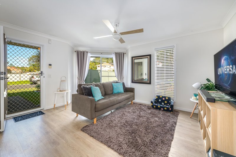 Photo - 1/1 Joshua Close, Arundel QLD 4214 - Image 4