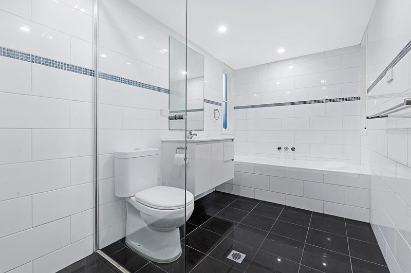 Photo - 11 Joyce Place, Dural NSW 2158 - Image 5