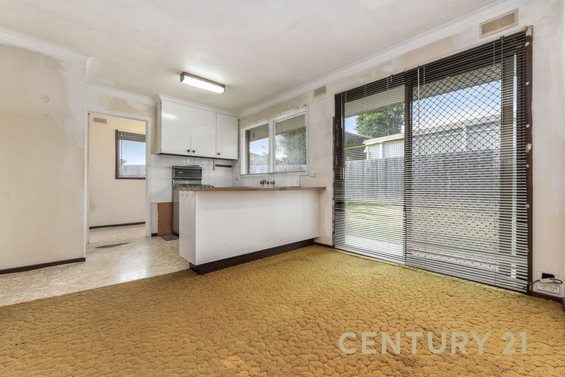 Photo - 11 Julius Crescent, Noble Park North VIC 3174 - Image 3