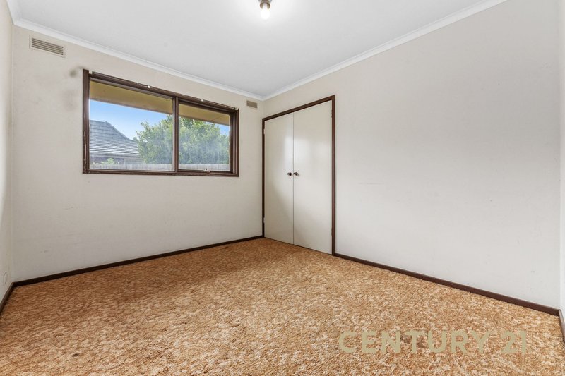 Photo - 11 Julius Crescent, Noble Park North VIC 3174 - Image 6