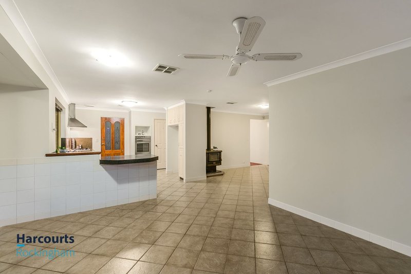 Photo - 11 Jurien Close, Warnbro WA 6169 - Image 11