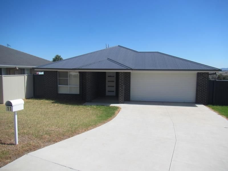 11 Kaputar Close, Tamworth NSW 2340