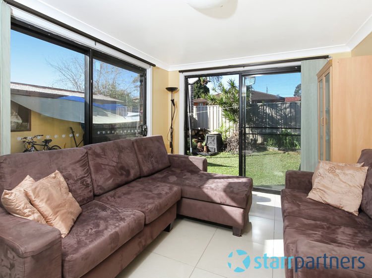 Photo - 11 Karani Avenue, Guildford NSW 2161 - Image 4