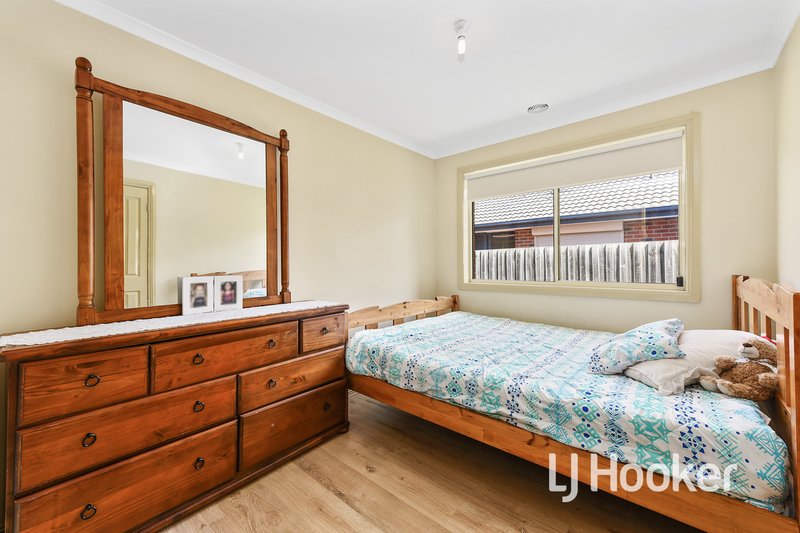 Photo - 11 Karoonda Way, Hampton Park VIC 3976 - Image 14