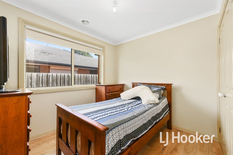 Photo - 11 Karoonda Way, Hampton Park VIC 3976 - Image 17