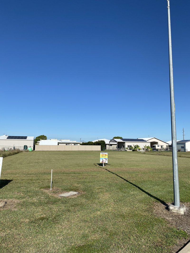 Photo - 11 Katelyn Drive, Ayr QLD 4807 - Image 2