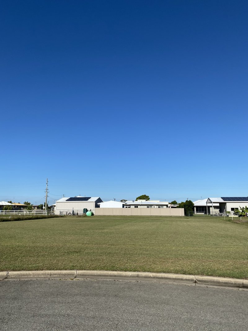 Photo - 11 Katelyn Drive, Ayr QLD 4807 - Image 3