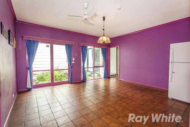 Photo - 11 Kauri Grove, Glen Waverley VIC 3150 - Image 8