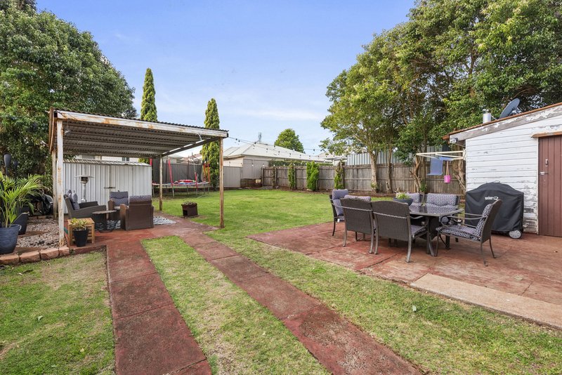 Photo - 11 Kelly Street, Harlaxton QLD 4350 - Image 4